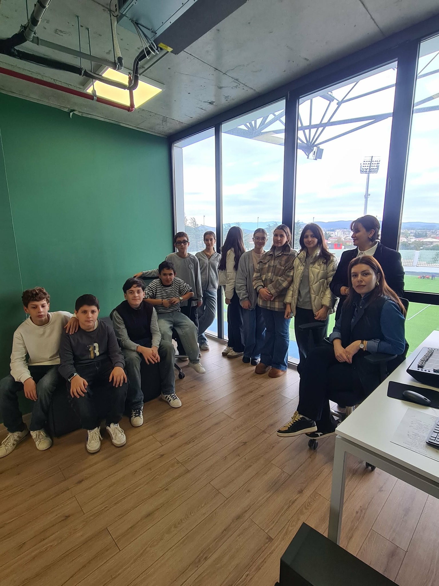 ტორპედოს სტადიონის მიმდებარე ტერიტორიებზე.