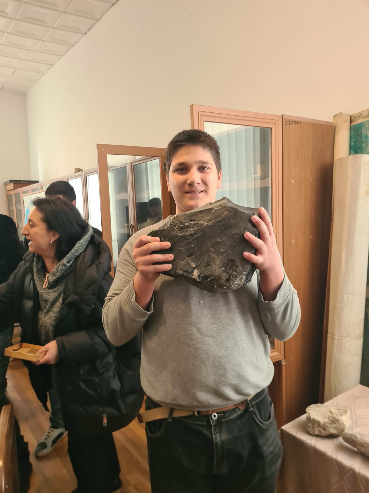 IX კლასელებთან ერთად ერთა გეოლოგიის მუზეუმის მონახულება