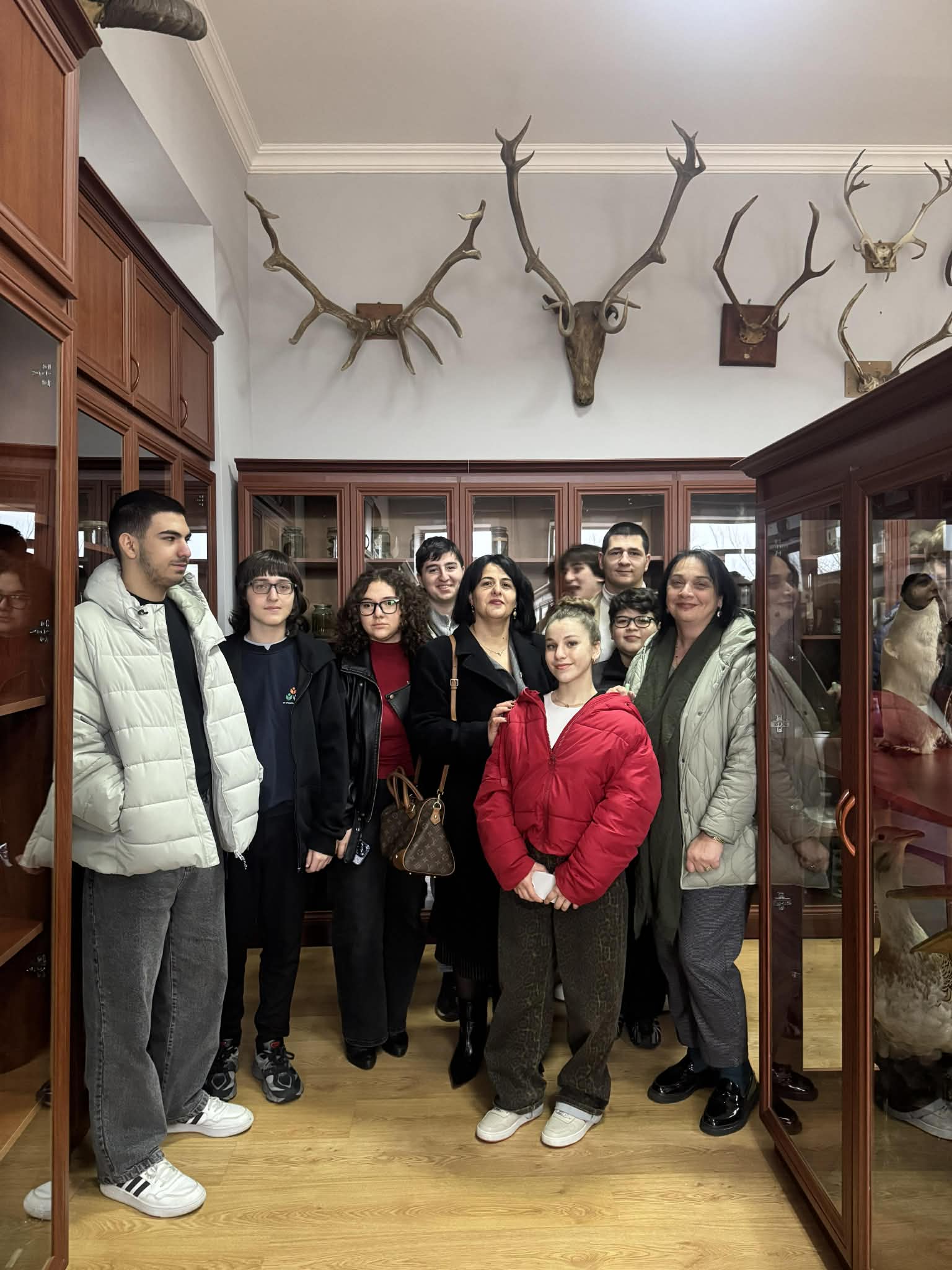 ჩვენმა მეცხრე კლასელებმა (IX ა და IX გ) დაუვიწყარი დღე გაატარეს გიორგი კოკოჩაშვილის სახელობის ზოოლოგიის მუზეუმში.