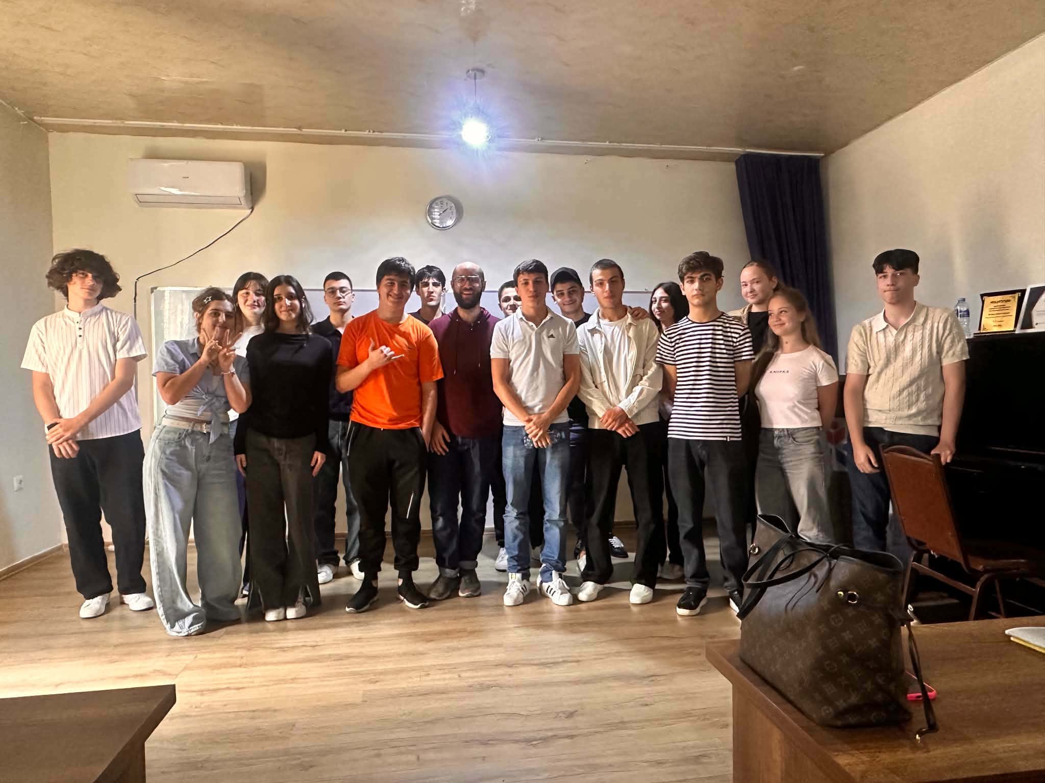 საინტერესო შეხვედრა მშვიდობის კორპუსის წარმომადგენელთან!